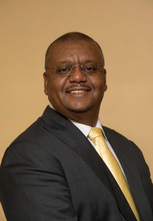 Econet starts building a major solar power project for reliable electricity